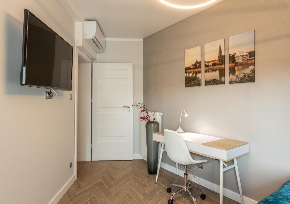 B&W Luxurious Apartment In The Center Of Breslavia Exterior foto